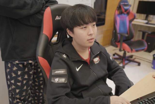 体验滑板运 体验滑板运