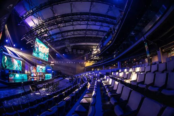 还在双打配 还在双打配